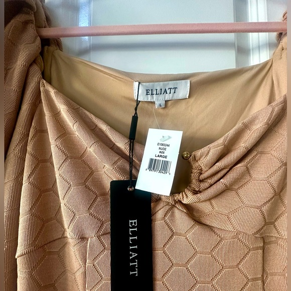 Elliatt Caribbean Textured Puffsleeve Minidress size L in beige NWT - Picture 5 of 7